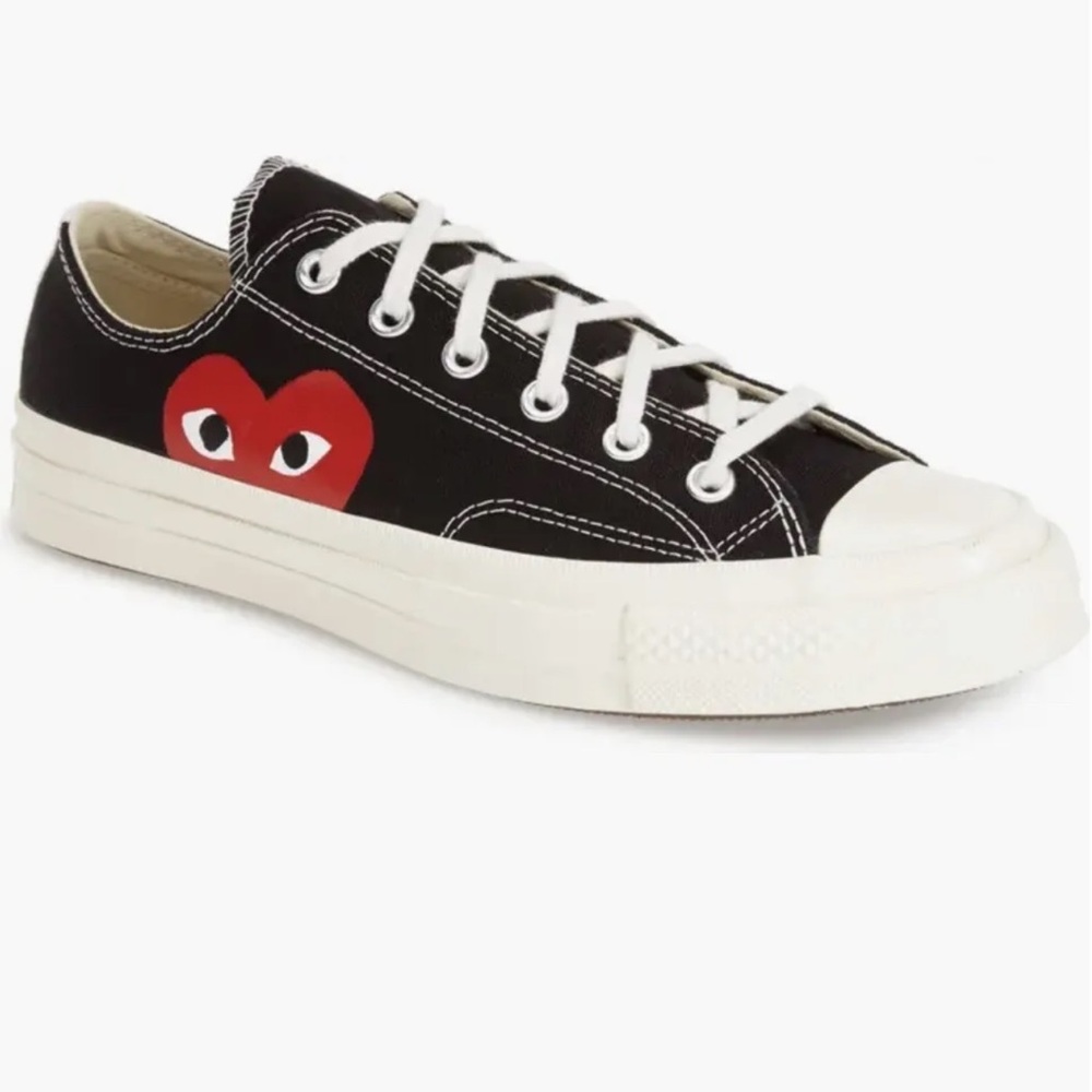 Comme des Garçons PLAY Converse